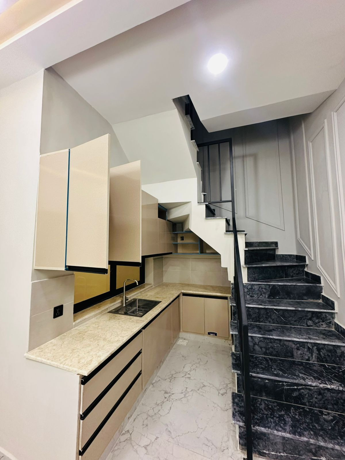 Property gallery image 5