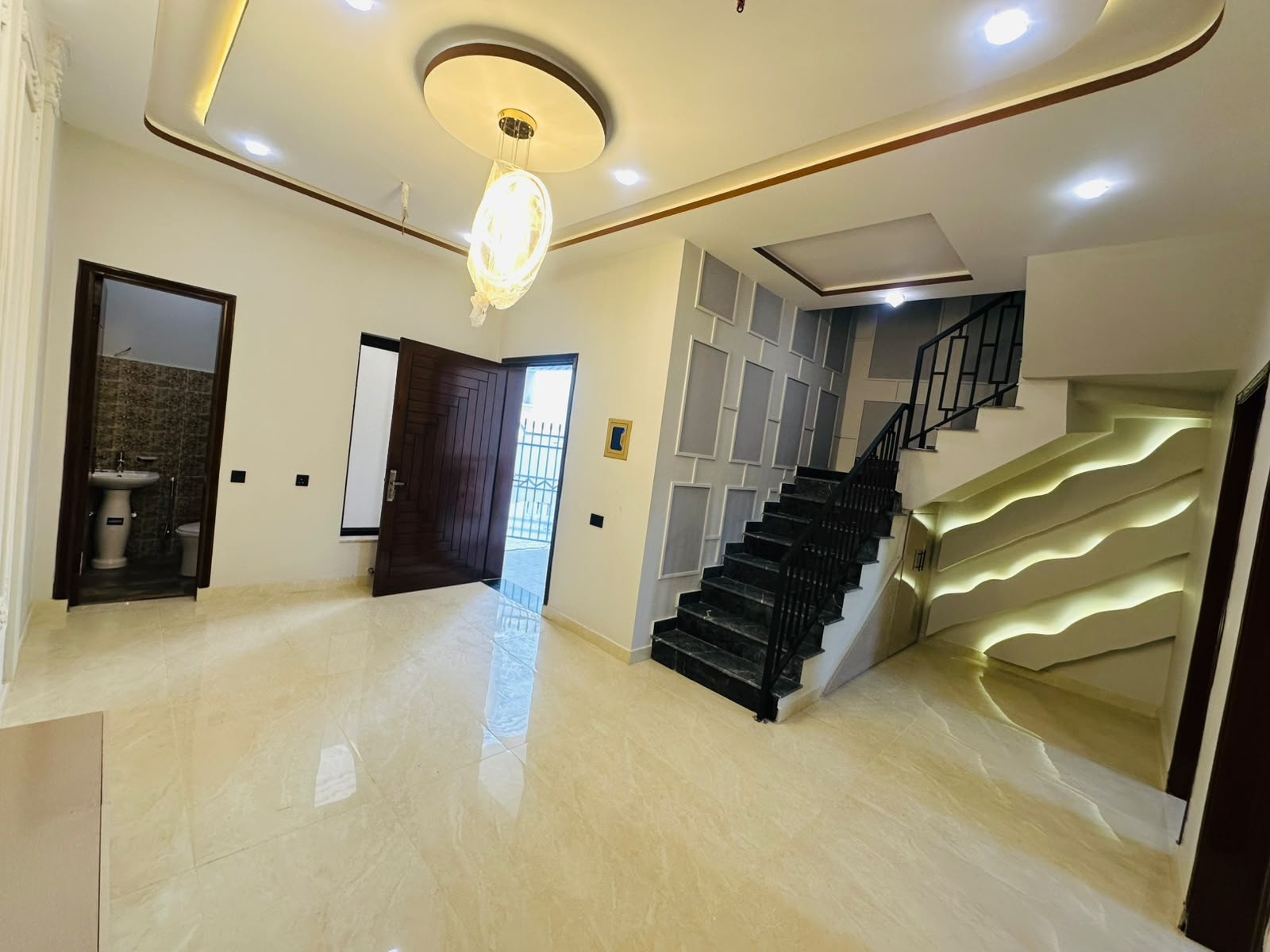 Property gallery image 8
